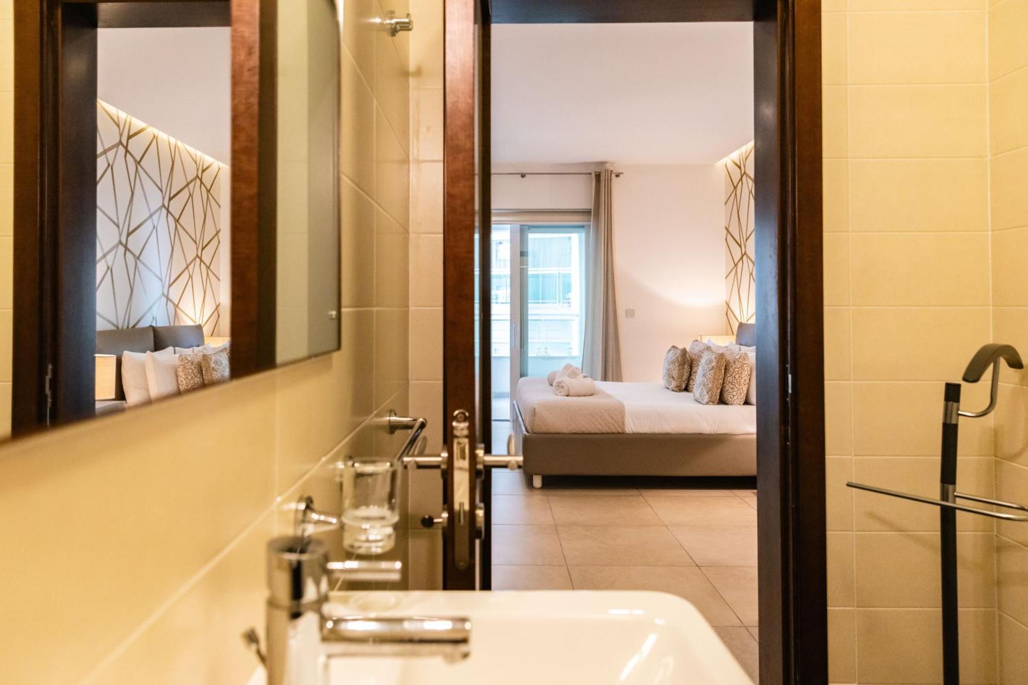 Luxury Seafront 3Br With Pool By Arcobnb Sliema Kültér fotó